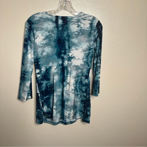 Daisy Fuentes Teal Tie Dye Gathered Front Blouse Size Small - Picture 5 of 6